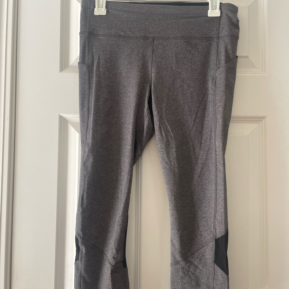 Lululemon leggings, grey and black size 8. - Picture 3 of 3